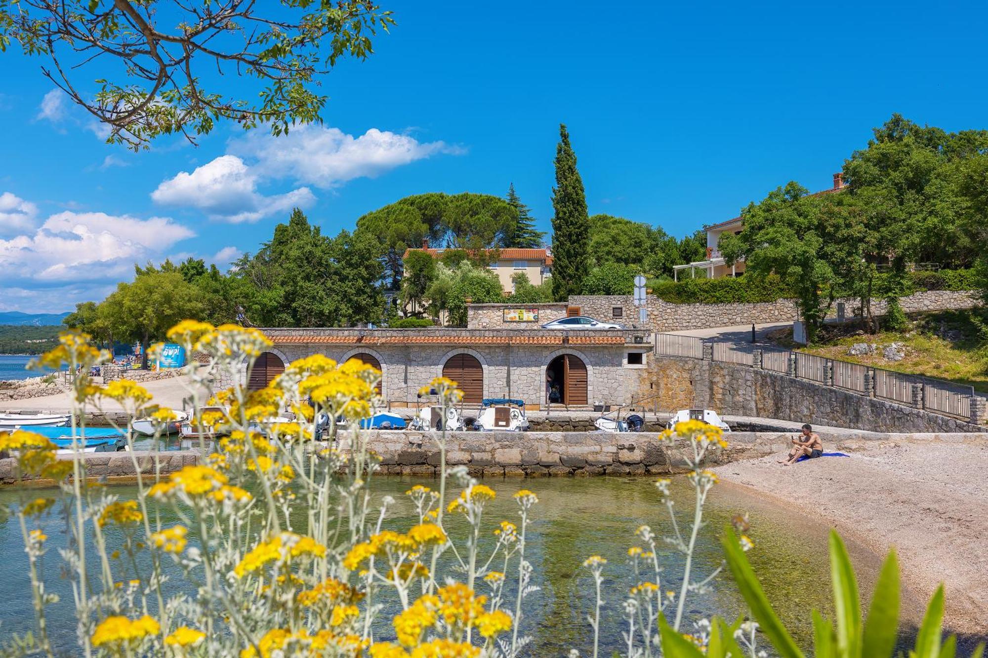 Hotel Vila Rova Малинска Экстерьер фото